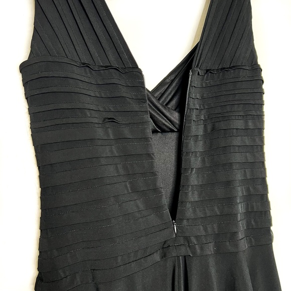 WHBM Dress Sleeveless Pleated Flowy Tiered Formal Mini Black Dress - Picture 4 of 6